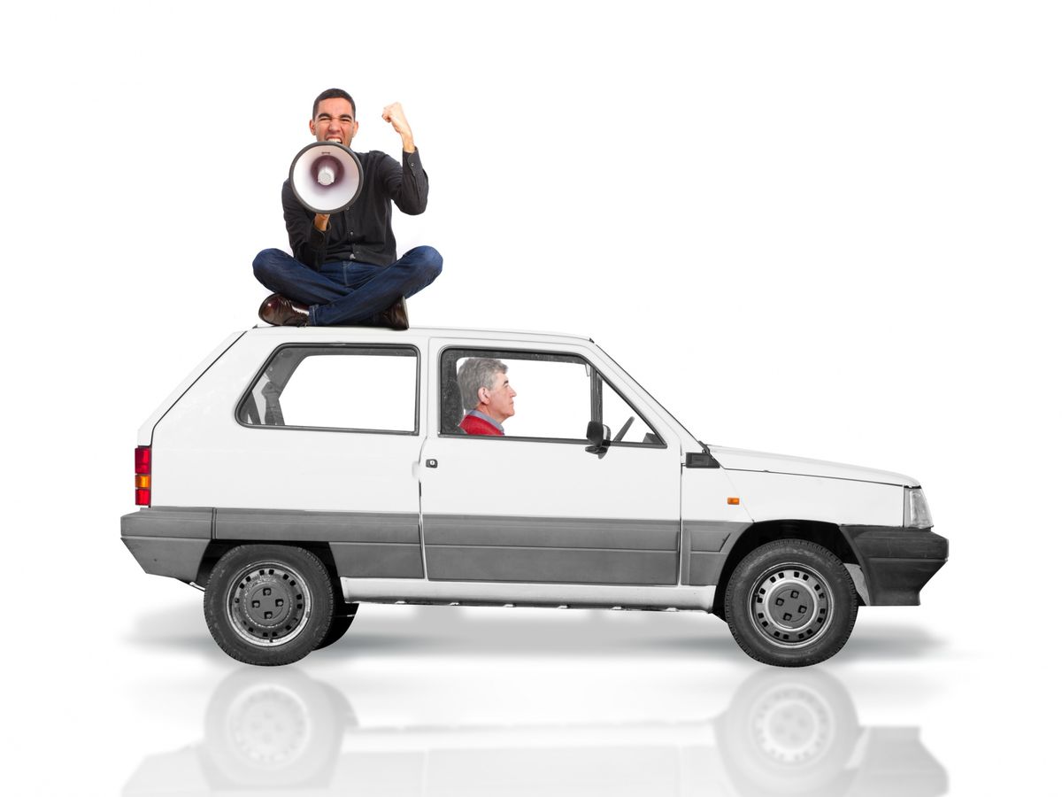 Czy wolno myć samochód na własnej posesji w Polsce?